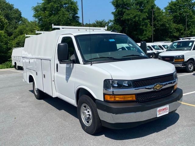 2025 Chevrolet Express Cutaway 3500 Base