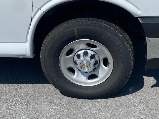 2025 Chevrolet Express Cutaway 3500 Base