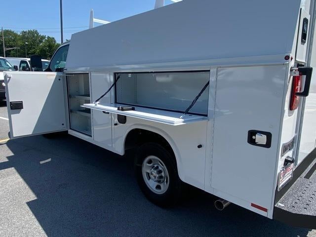 2025 Chevrolet Express Cutaway 3500 Base