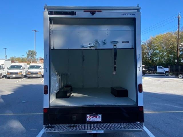 2025 Chevrolet Express Cutaway 3500 Base