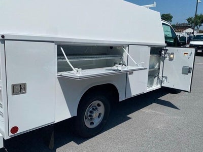 2025 Chevrolet Express Cutaway 3500 Base