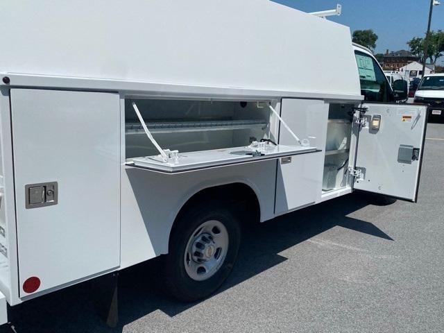 2025 Chevrolet Express Cutaway 3500 Base