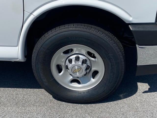 2025 Chevrolet Express Cutaway 3500 Base