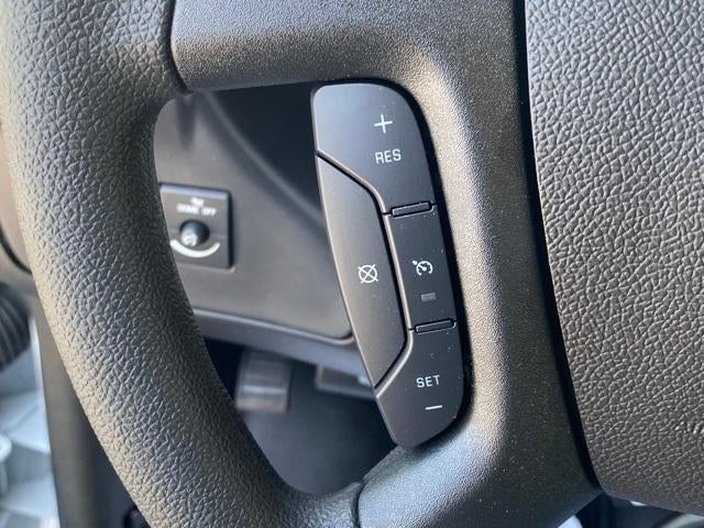 2025 Chevrolet Express Cutaway 3500 Base