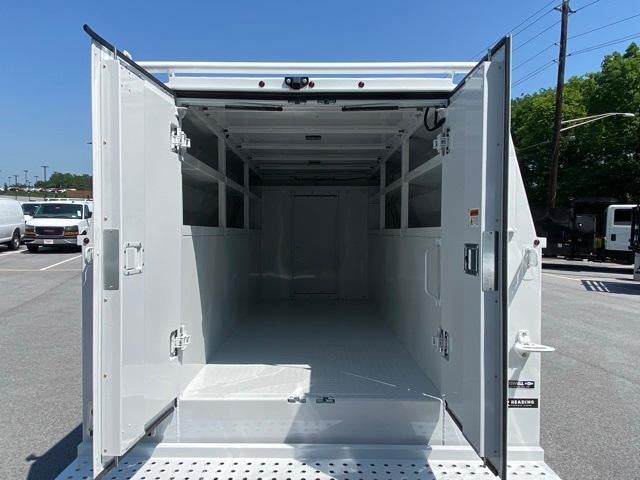 2025 Chevrolet Express Cutaway 3500 Base