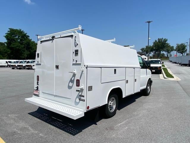 2025 Chevrolet Express Cutaway 3500 Base