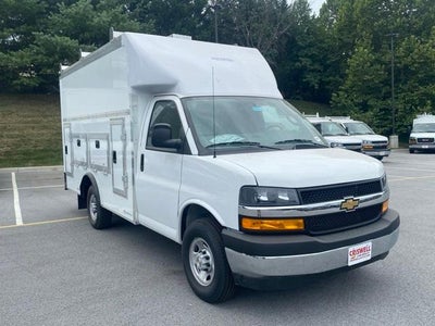 2025 Chevrolet Express Cutaway 3500 Base