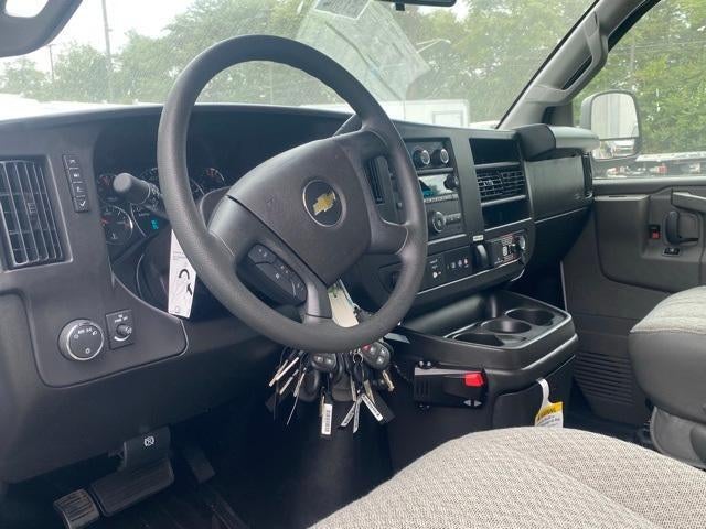 2025 Chevrolet Express Cutaway 3500 Base