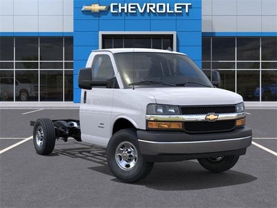 2025 Chevrolet Express Cutaway 3500 Base