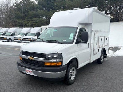2025 Chevrolet Express Cutaway 3500 Base