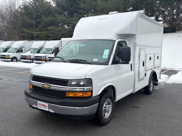 2025 Chevrolet Express Cutaway 3500 Base