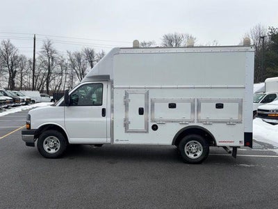 2025 Chevrolet Express Cutaway 3500 Base
