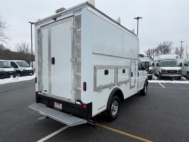 2025 Chevrolet Express Cutaway 3500 Base