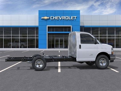 2025 Chevrolet Express Cutaway 3500 Base