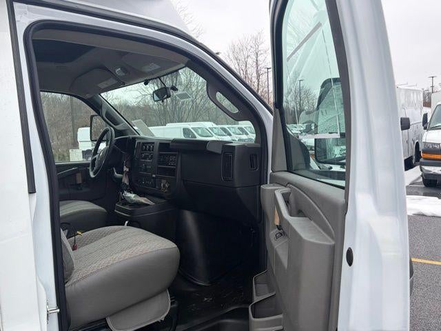 2025 Chevrolet Express Cutaway 3500 Base