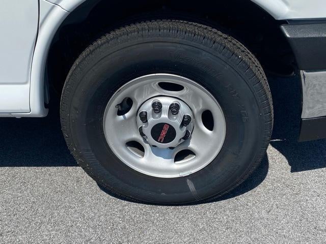 2024 GMC Savana Cutaway 3500 Base