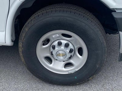 2025 Chevrolet Express Cutaway 3500 Base