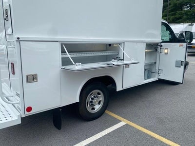 2025 Chevrolet Express Cutaway 3500 Base