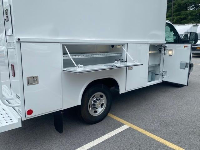 2025 Chevrolet Express Cutaway 3500 Base