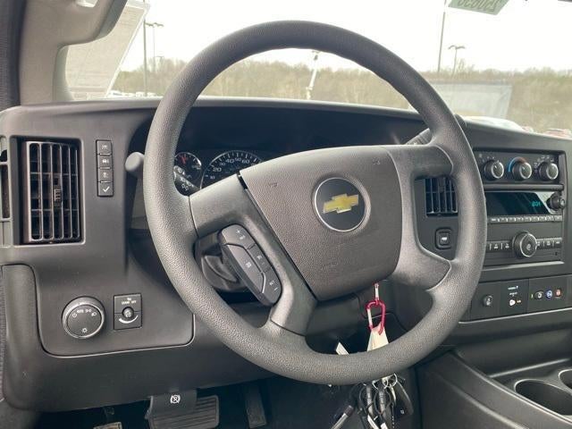 2025 Chevrolet Express Cutaway 3500 Base