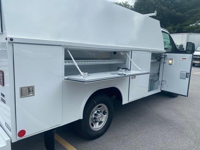 2025 Chevrolet Express Cutaway 3500 Base