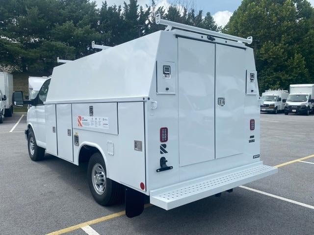 2025 Chevrolet Express Cutaway 3500 Base