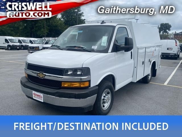 2025 Chevrolet Express Cutaway 3500 Base