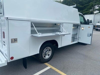 2025 Chevrolet Express Cutaway 3500 Base