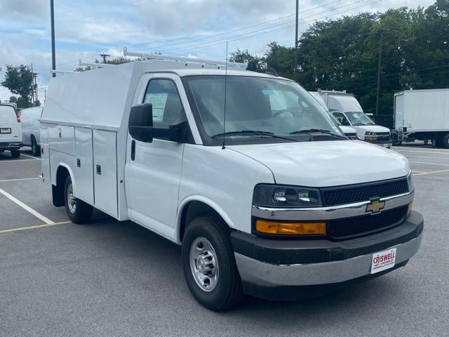 2025 Chevrolet Express Cutaway 3500 Base