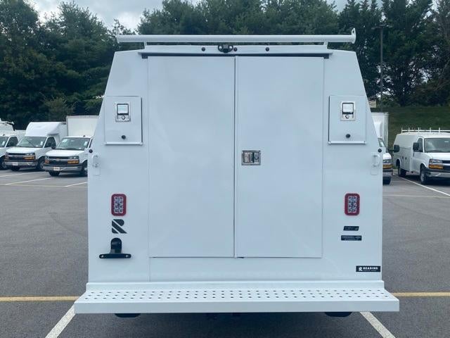 2025 Chevrolet Express Cutaway 3500 Base