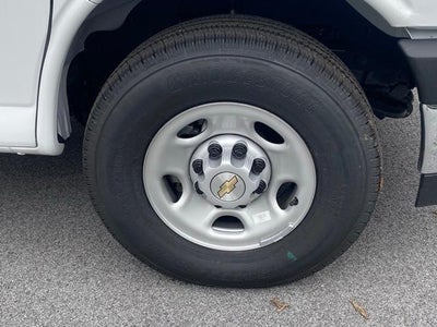 2025 Chevrolet Express Cutaway 3500 Base