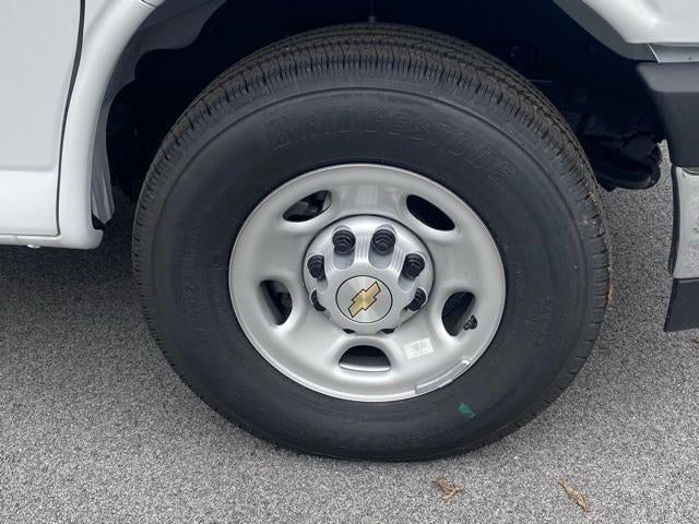 2025 Chevrolet Express Cutaway 3500 Base