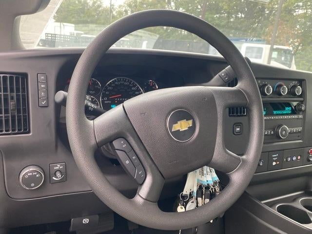 2025 Chevrolet Express Cutaway 3500 Base