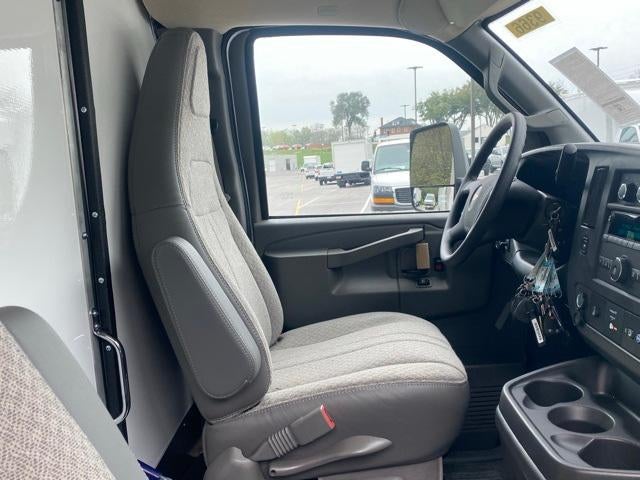2025 Chevrolet Express Cutaway 3500 Base