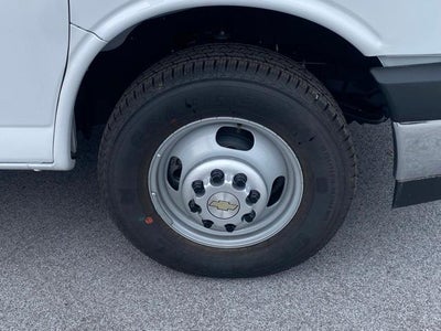 2025 Chevrolet Express Cutaway 3500 Base