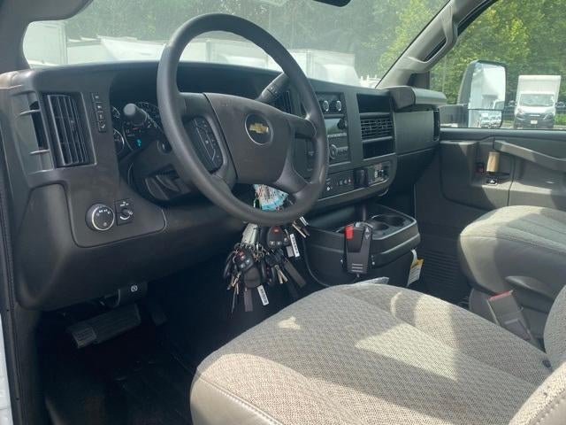 2025 Chevrolet Express Cutaway 4500 Base