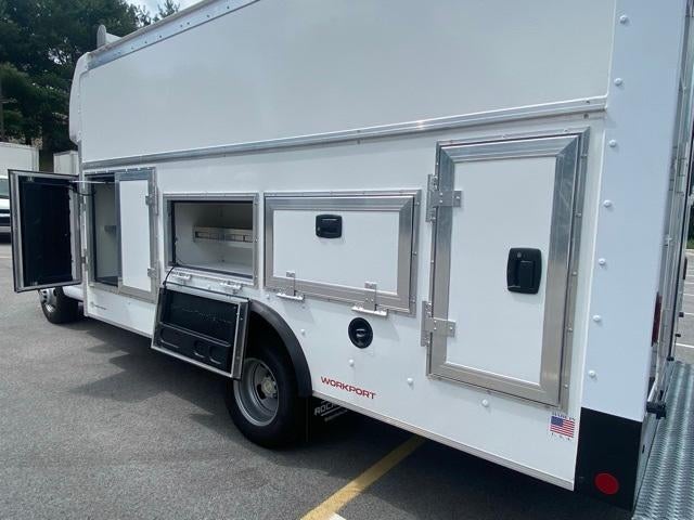 2025 Chevrolet Express Cutaway 4500 Base