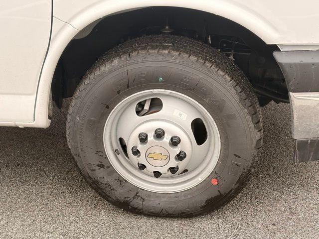 2026 Chevrolet Express Cutaway 4500 Base