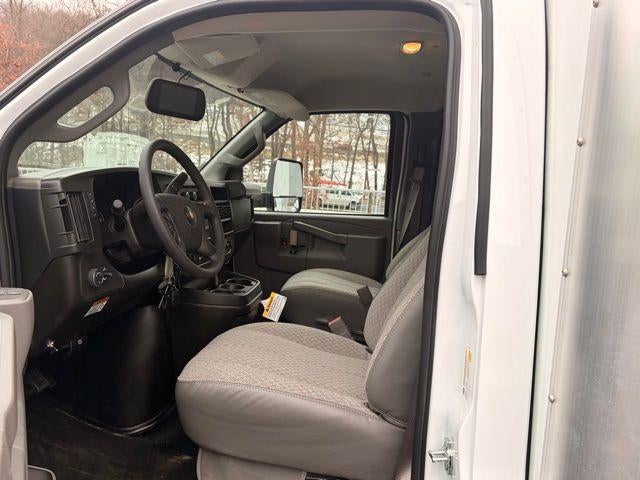 2026 Chevrolet Express Cutaway 4500 Base