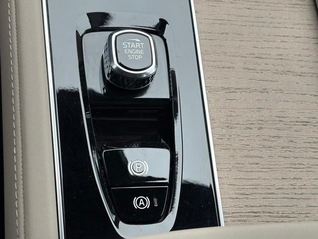 2026 Volvo XC90 Core